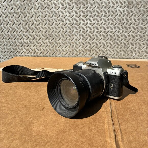 Pentax ZX-5 35mm Film SLR Camera With 28-80mm Lens & Strap - Picture 1 of 10